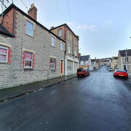 F3 2 Bedroomed Town House - Free Parking - Super 150 Mbps Wifi Near Gavin N Stacey Film House - 1 Free Dog Allowed Barry Exterior foto