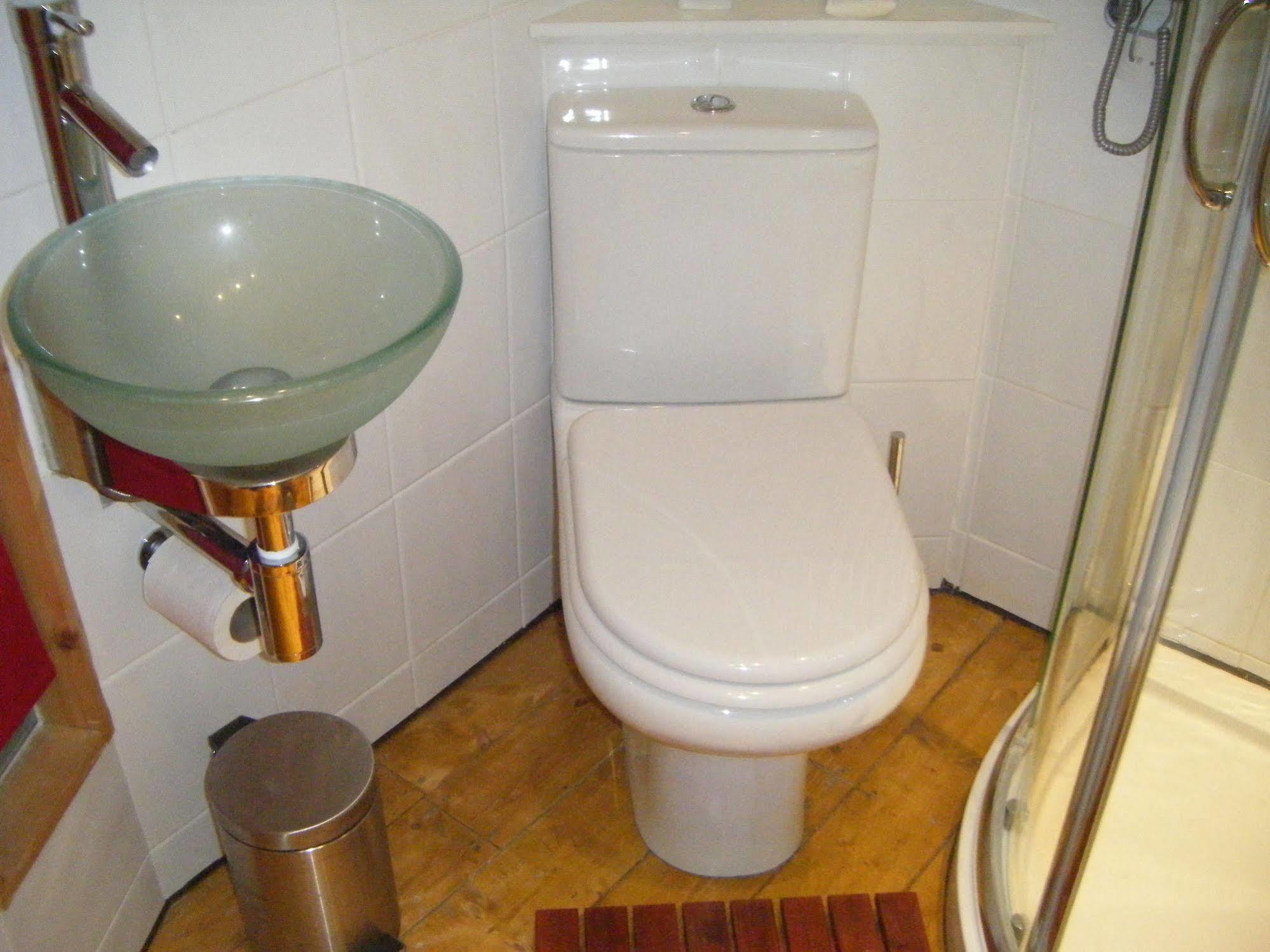 F3 2 Bedroomed Town House - Free Parking - Super 150 Mbps Wifi Near Gavin N Stacey Film House - 1 Free Dog Allowed Barry Exterior foto