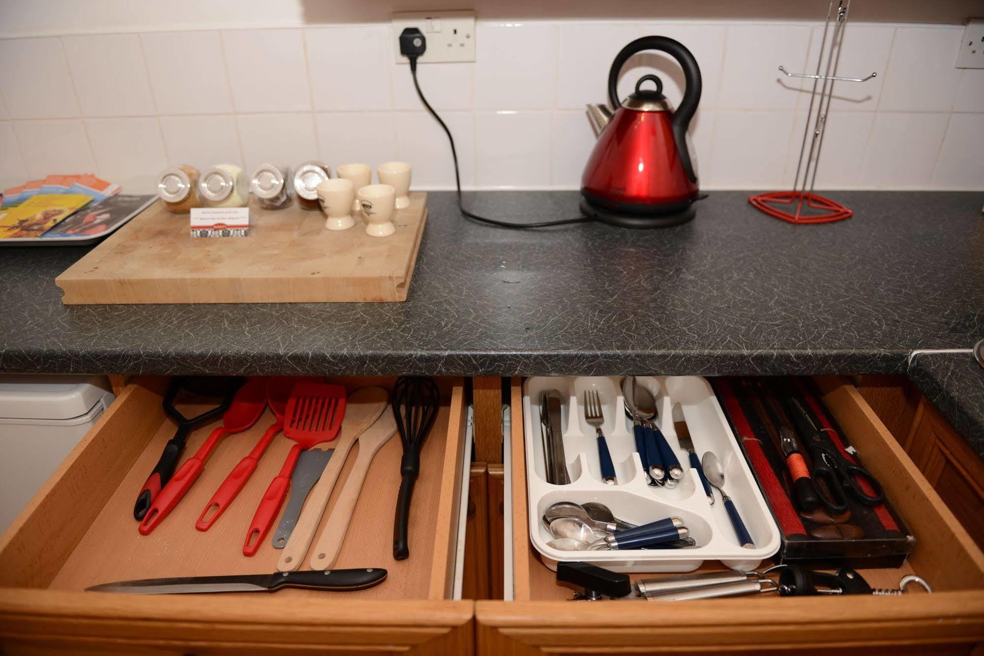 F3 2 Bedroomed Town House - Free Parking - Super 150 Mbps Wifi Near Gavin N Stacey Film House - 1 Free Dog Allowed Barry Exterior foto
