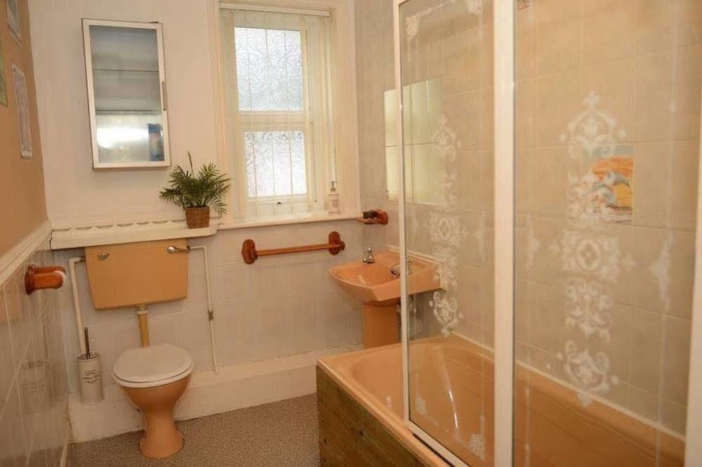 F3 2 Bedroomed Town House - Free Parking - Super 150 Mbps Wifi Near Gavin N Stacey Film House - 1 Free Dog Allowed Barry Exterior foto
