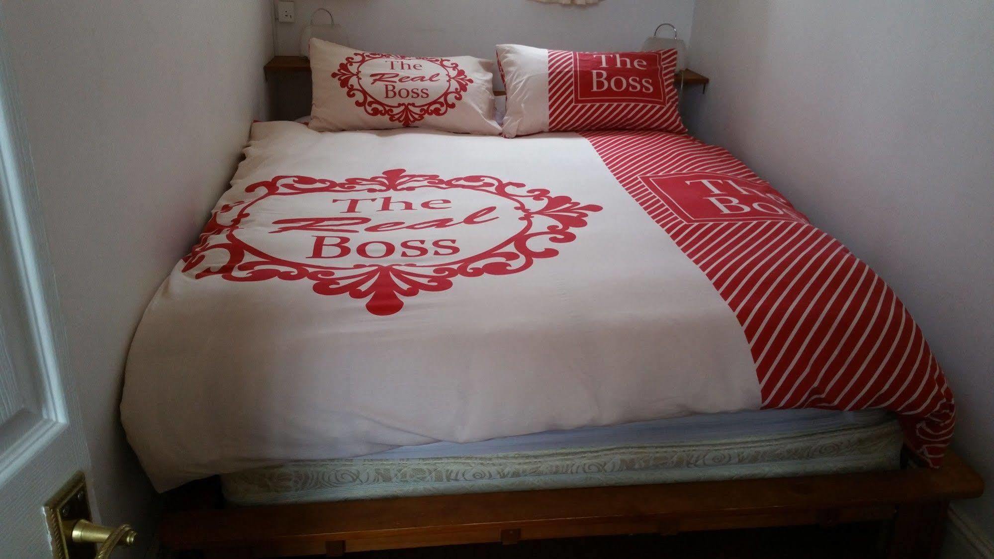 F3 2 Bedroomed Town House - Free Parking - Super 150 Mbps Wifi Near Gavin N Stacey Film House - 1 Free Dog Allowed Barry Exterior foto