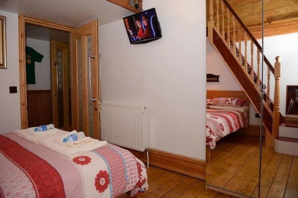 F3 2 Bedroomed Town House - Free Parking - Super 150 Mbps Wifi Near Gavin N Stacey Film House - 1 Free Dog Allowed Barry Exterior foto
