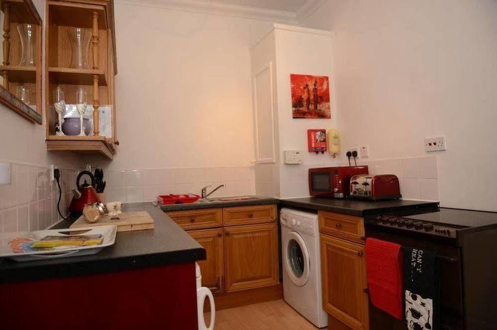 F3 2 Bedroomed Town House - Free Parking - Super 150 Mbps Wifi Near Gavin N Stacey Film House - 1 Free Dog Allowed Barry Exterior foto